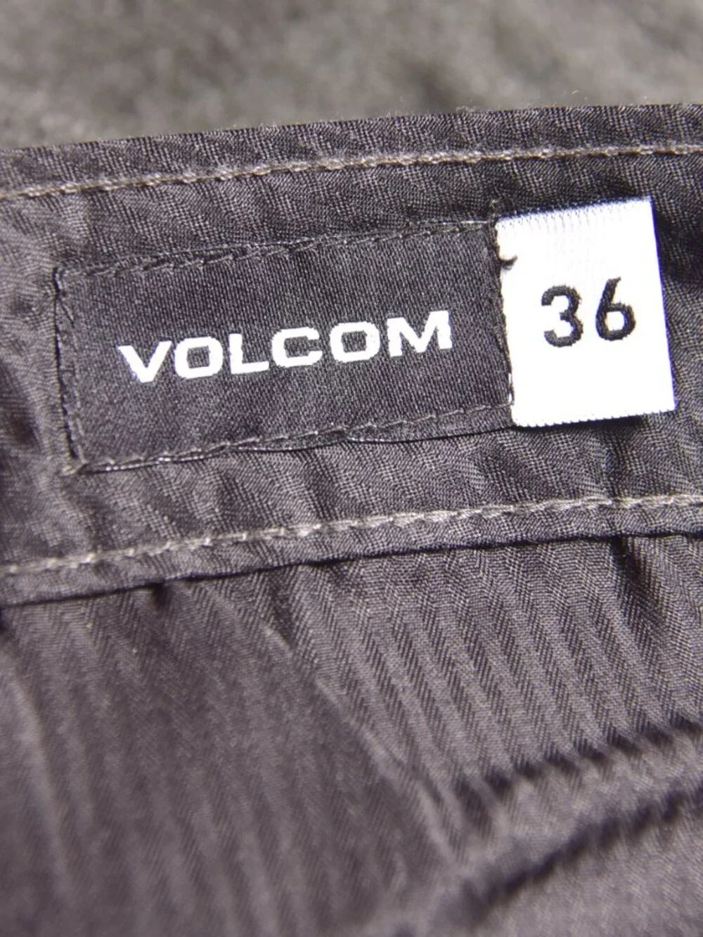 Volcom Men's Grey Dress Shorts Size 36 Flat Front